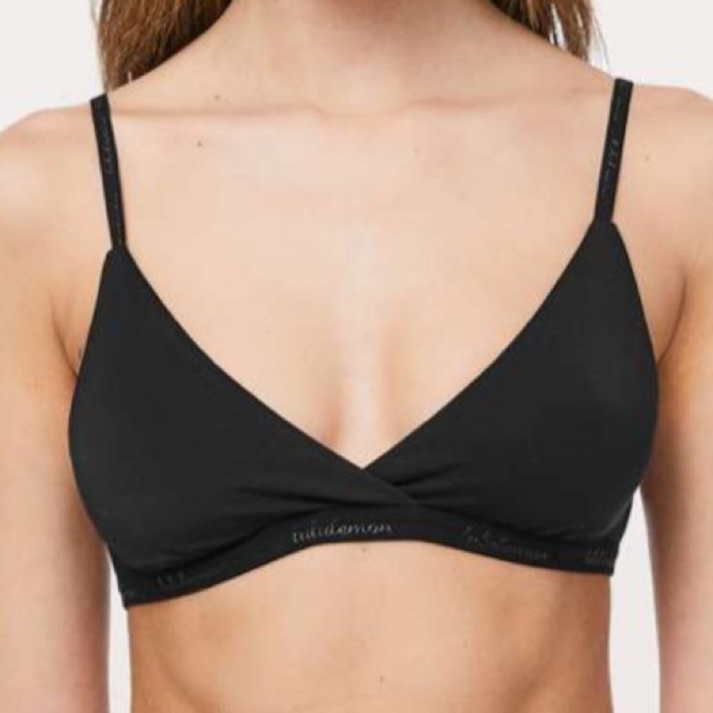 NWT Medium Lululemon Black Simply Strappy Bralette